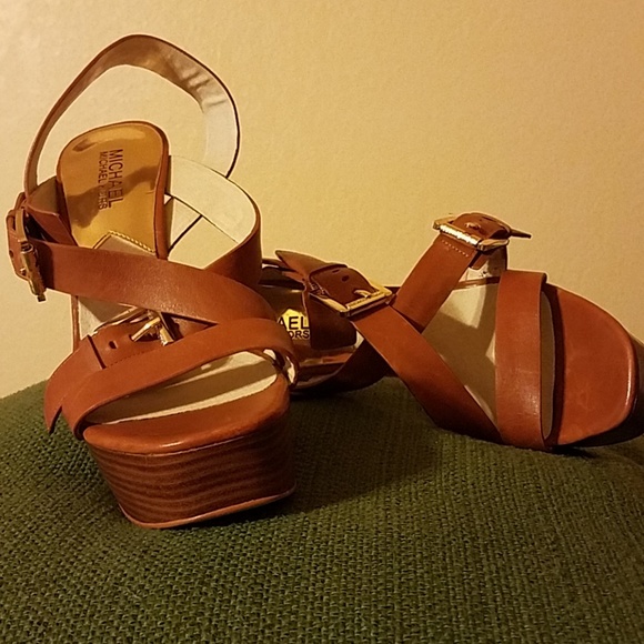 Michael Kors Shoes - NWT Michael Kor Brown Leather Platform Heels